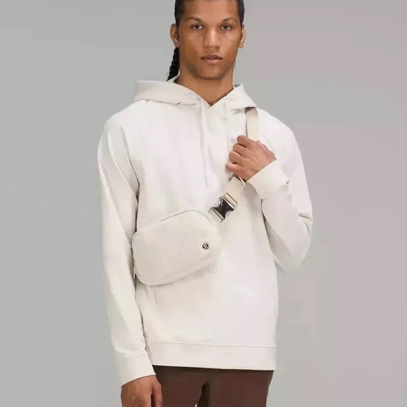 NWT! Lululemon! Everywhere Fleece Belt Bag in Natural Ivory Trench - Picture 5 of 16